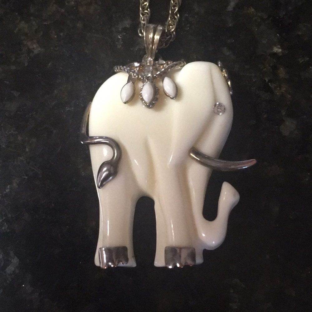 Premier Designs Elephant Necklace